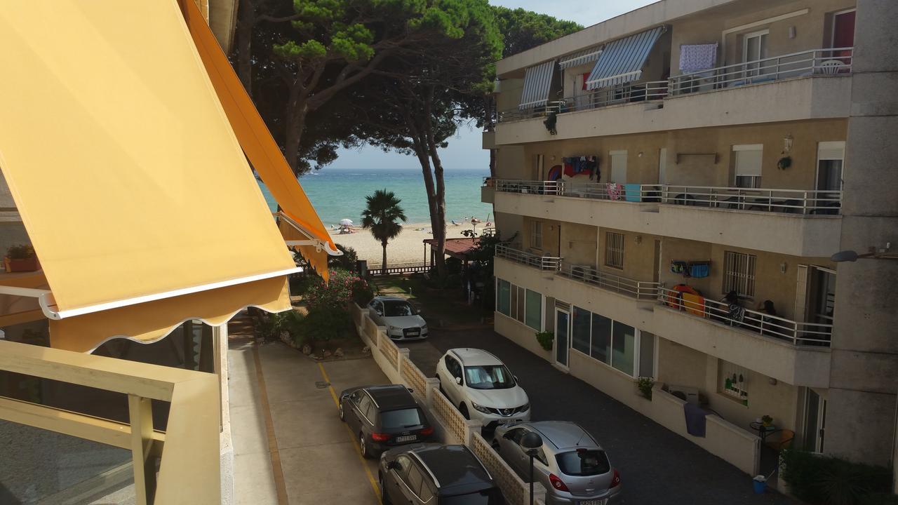 Apartamentos Versailles Villafortuny Exterior foto